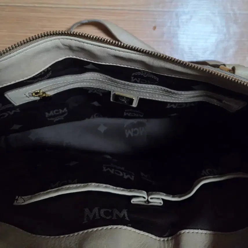 [BUNJANG] MCM Logo Pattern Shoulder Bag / MCM 로고 패턴 숄더백