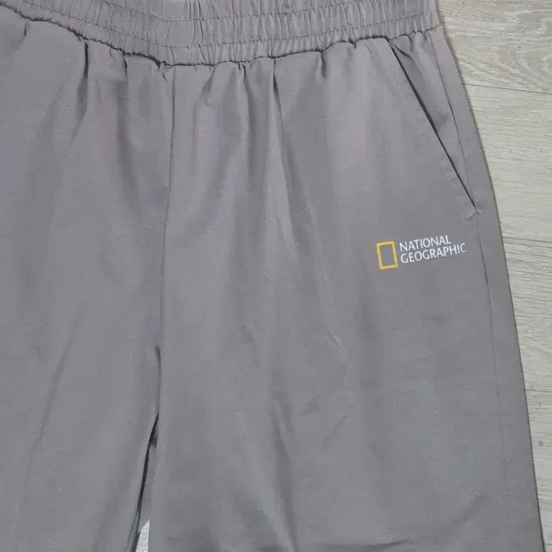 [BUNJANG] National Geographic Beige Shorts (Size 28-30) / 내셔널지오그래픽(신형.사이즈28-30)베이지색 반바지