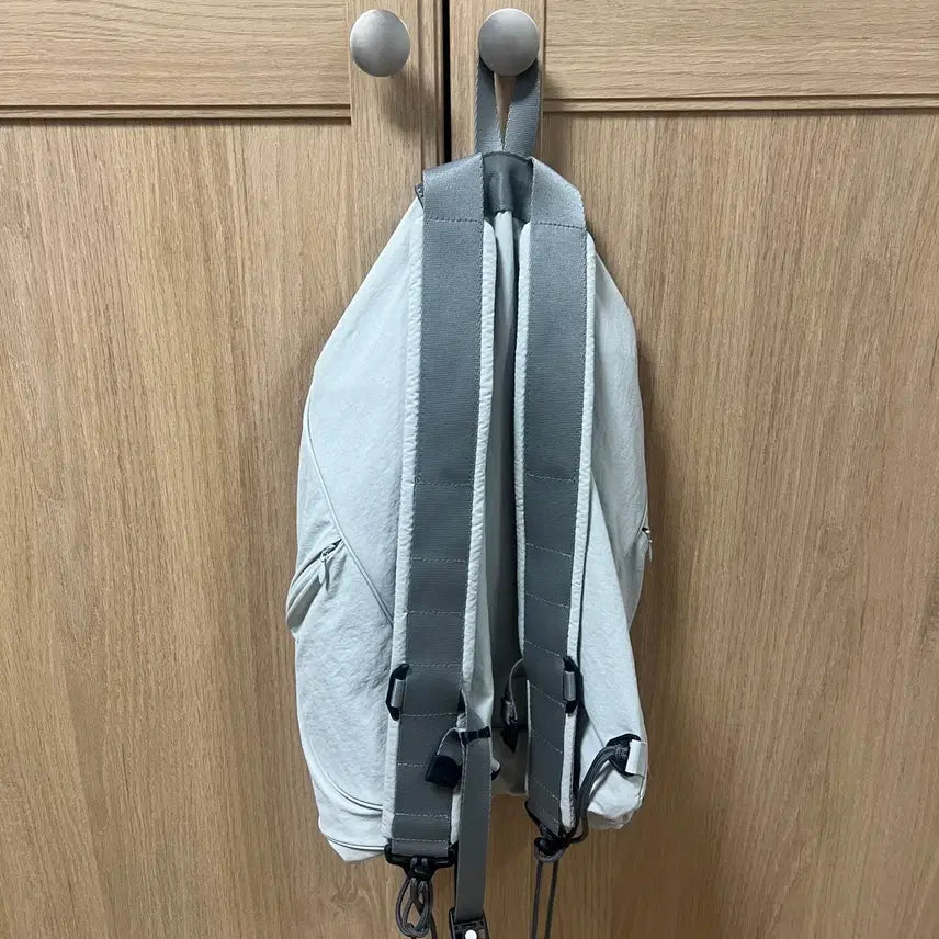 [BUNJANG] Hatching Room Light Gray String Backpack / 해칭룸 스트링백팩 라이트그레이