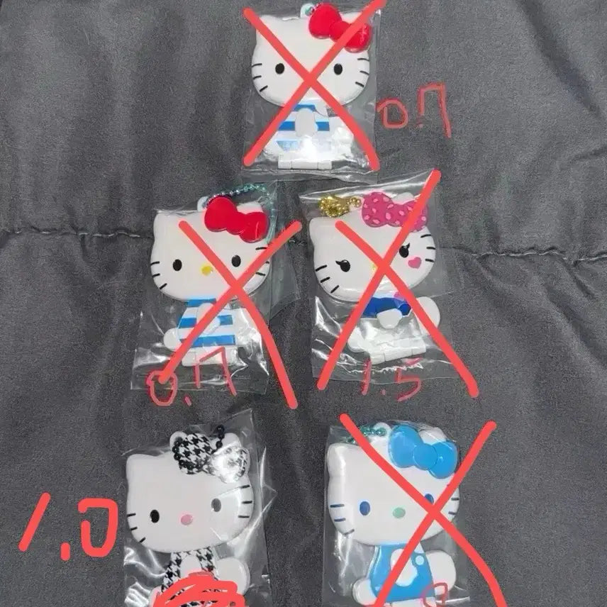 [BUNJANG] Hello Kitty Mirror Collection Mirror Keyring Gacha / 헬로키티 미러컬렉션 거울 키링 가챠
