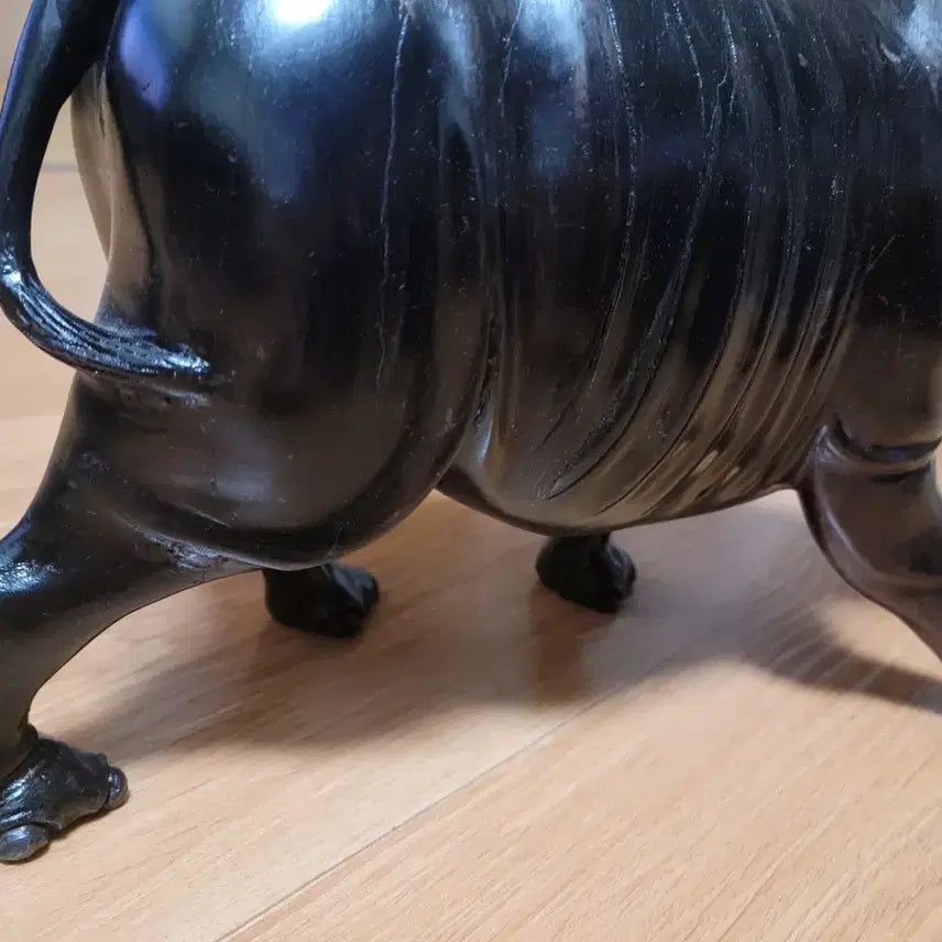 [BUNJANG] African Rhinoceros Wood Carving Collectible / 아프리카예술 수입코뿔소 수집품 목각장식품