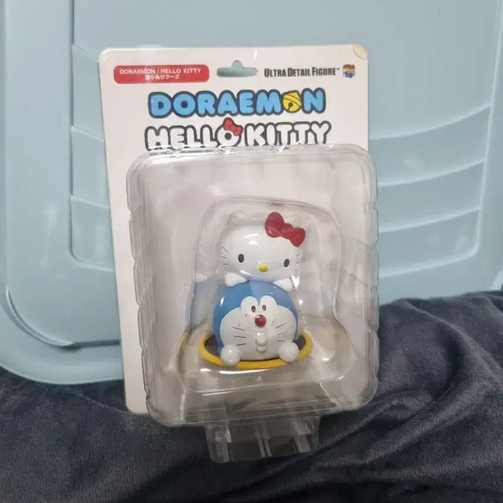 [BUNJANG] Medicom Toy Doraemon Hello Kitty Collaboration Figure / 도라에몽 헬로키티 콜라보 피규어