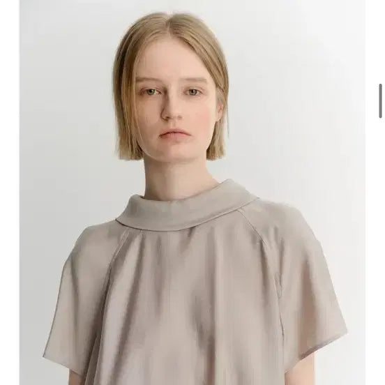 [SOLD OUT] 이아 블라우스 eaah LYLA FLARE BLOUSE 블라우스