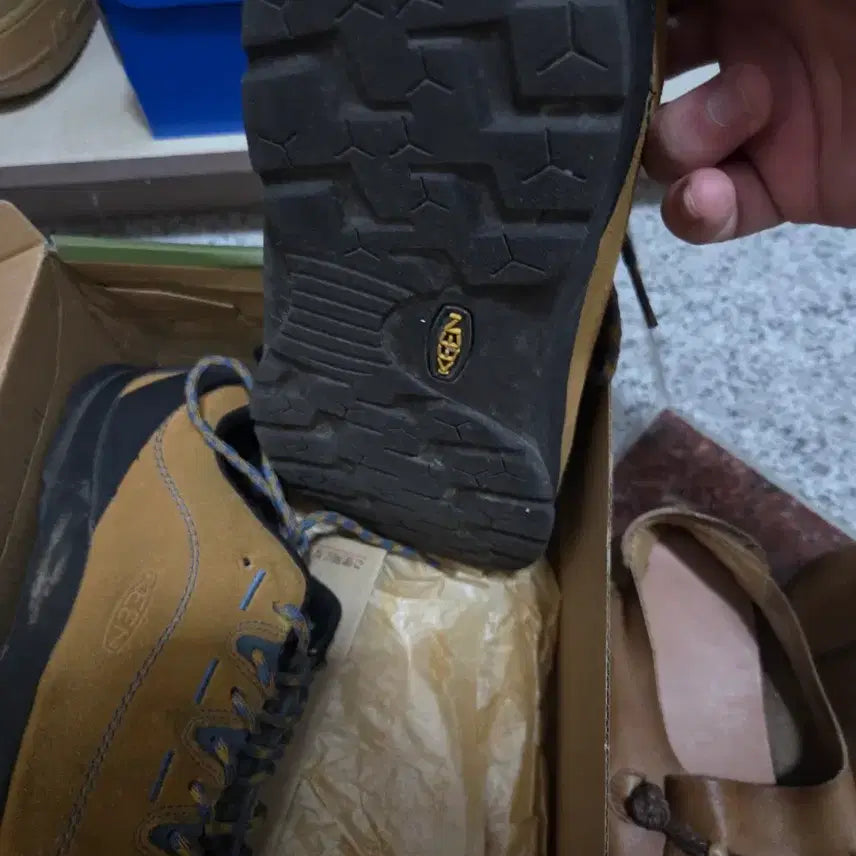 [BUNJANG] KEEN Brown Suede Sneakers 270 / KEEN 킨 브라운 스웨이드 운동화 270
