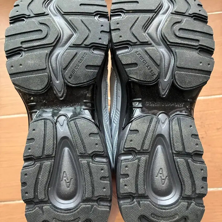 [BUNJANG] Aki Classic Motion Flex Silver Sneakers / 아키클래식 모션플렉스 실버 255 딱 1회 착용