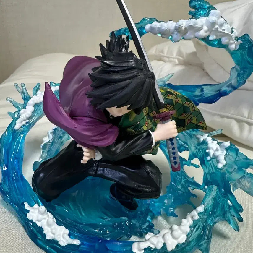 [BUNJANG] 귀멸의 칼날 토미오카 기유 피규어 / 귀멸의 칼날 토미오카 기유 피규어
