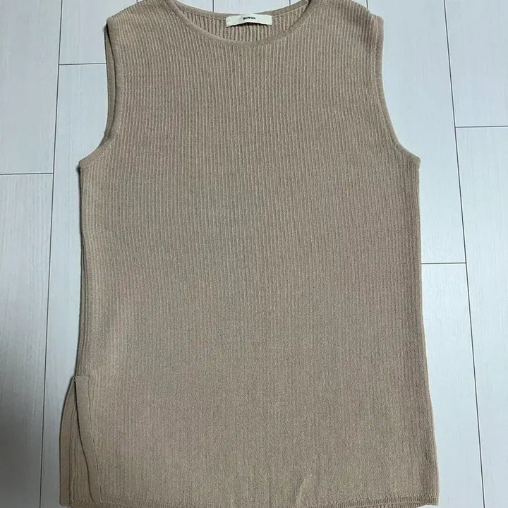 [BUNJANG] Bowen Sleeveless Knit / 보웬 나시 니트