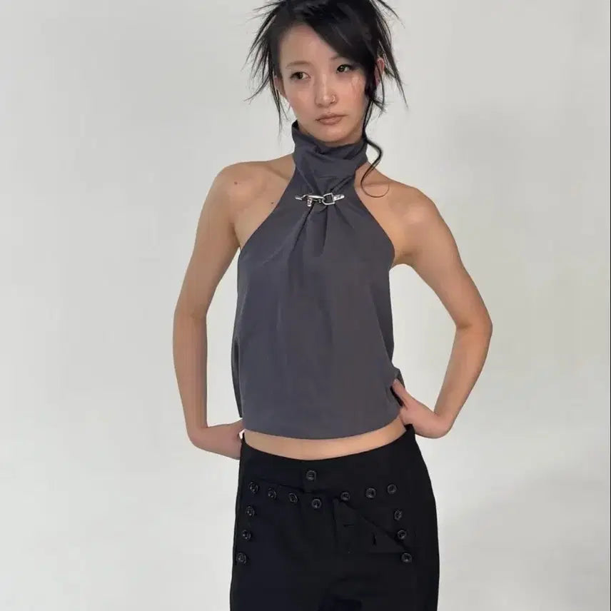 [BUNJANG] Aldiyouu Buckle Halterneck Top (Charcoal) / aldiyouu 알디유 버클 홀터넥 챠콜 탑 나시 민소매 슬리브리스