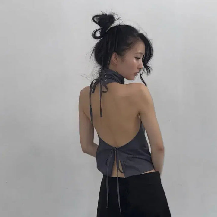 [BUNJANG] Aldiyouu Buckle Halterneck Top (Charcoal) / aldiyouu 알디유 버클 홀터넥 챠콜 탑 나시 민소매 슬리브리스