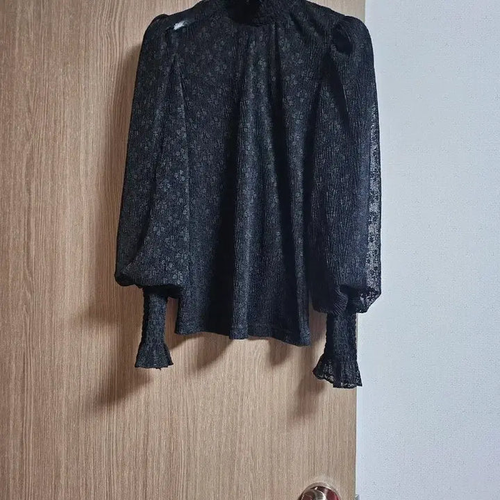 [BUNJANG] Egoist Lace Blouse / ㅣ에고이스트 레이스 블라우스ㅣ