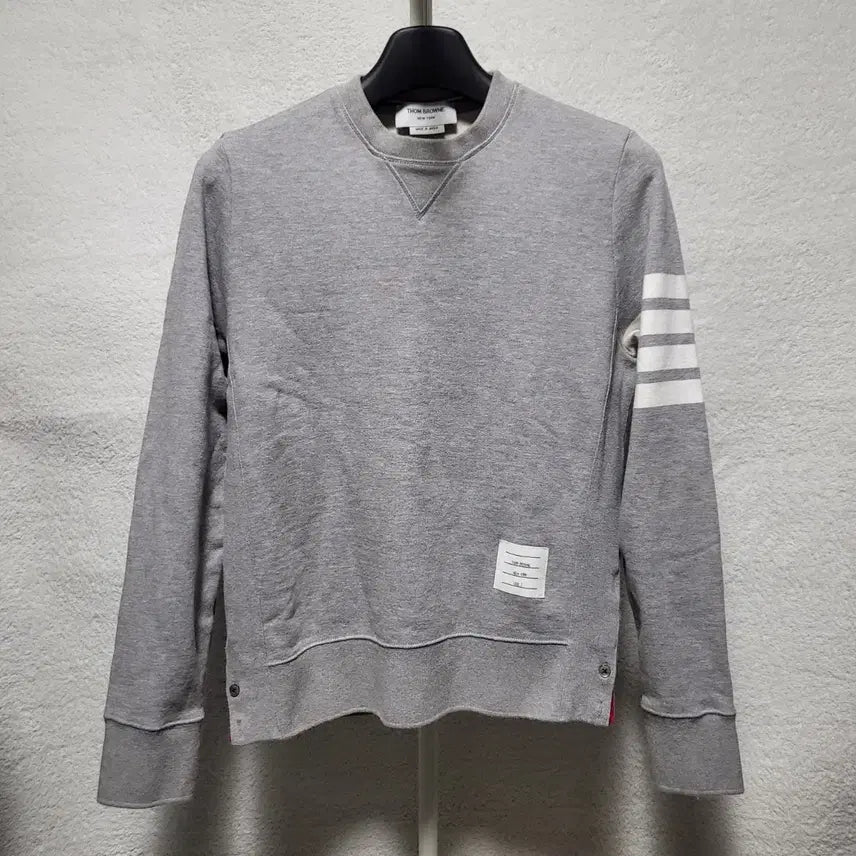 [BUNJANG] Thom Browne Striped Arm Patch Sweatshirt Size 2 / [정품] 2 / 톰브라운 사선완장 맨투맨