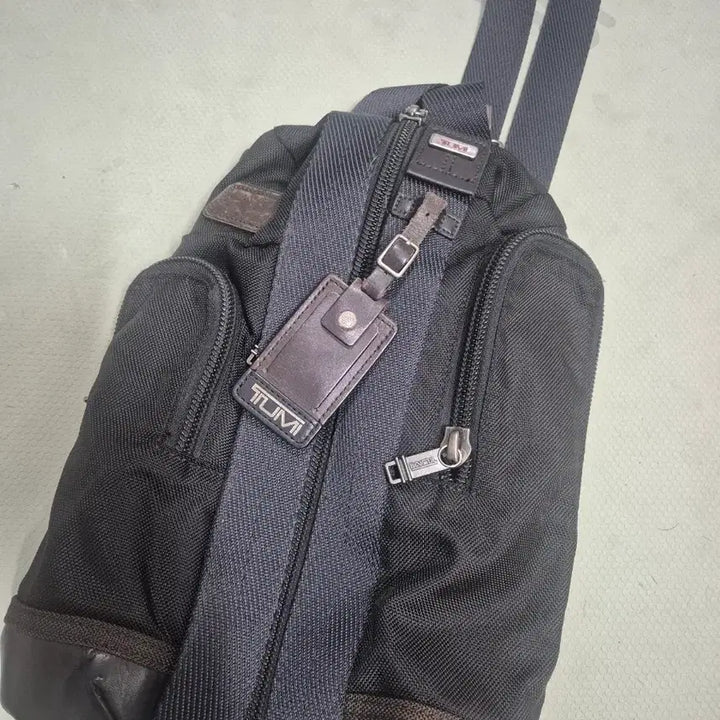 [BUNJANG] Tumi Alpha Bravo Monterey Sling Bag Black / 투미 알파 브라보 몬터레이 슬링백
