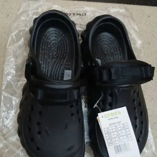 [BUNJANG] Crocs Echo Clog Black Size M9/W11 (270mm) / (택배포함)새상품 크록스에코클로그M9W11  블랙270mm
