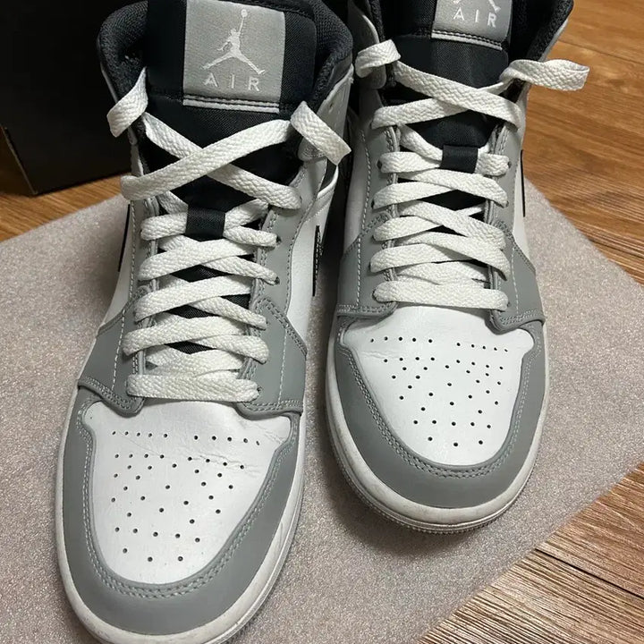 [BUNJANG] Nike Jordan 1 Mid Light Smoke Grey / 나이키 조던1 미드 라이트 스모크 그레이