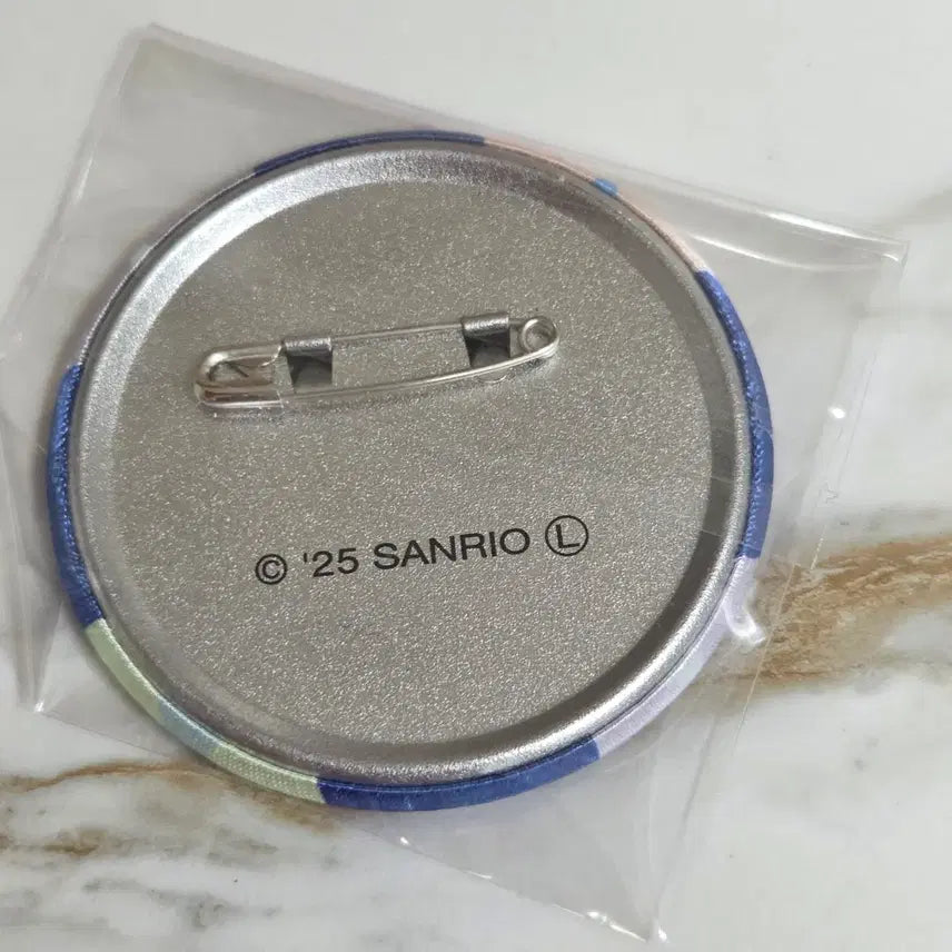 [BUNJANG] Sanrio Satin Can Badge Secret / 산리오 사틴 캔뱃지 시크릿