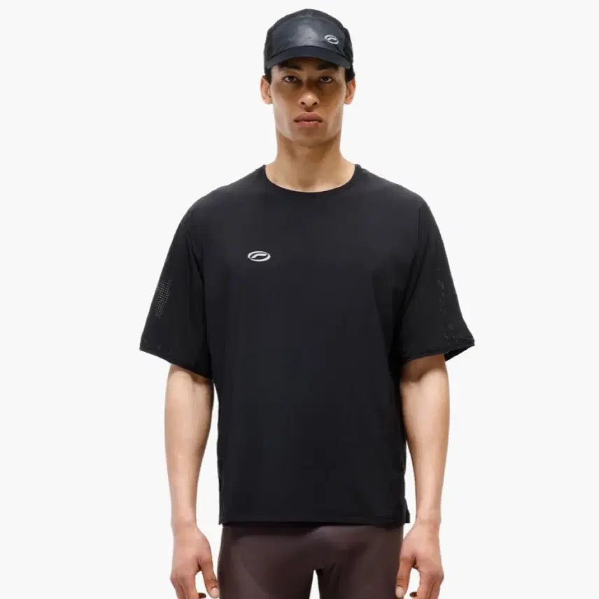 [BUNJANG] Optimistic Runners Perforated Short Sleeve T-shirt / 옵티미스틱 러너스 퍼포레이티드 반팔 티셔츠 블랙