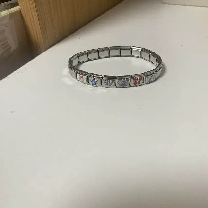 [SOLD OUT] 올리비아로드리고 굿즈 팔찌