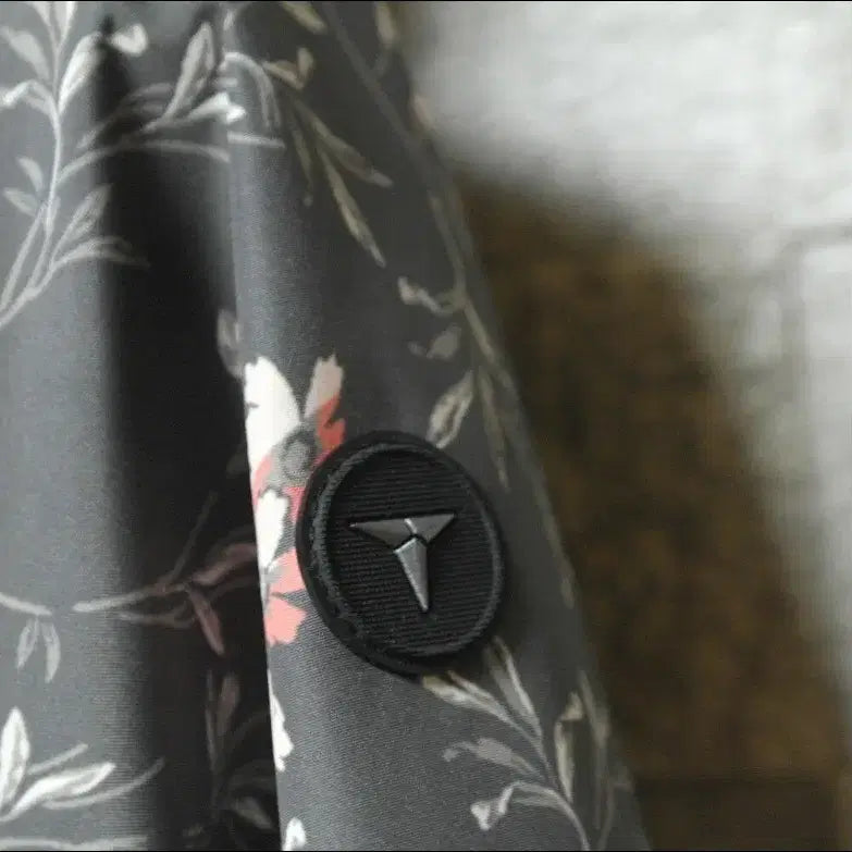 [BUNJANG] Treksta Floral Pattern Hooded Coat / 트렉스타의 매력적인 꽃무늬 후드 코트