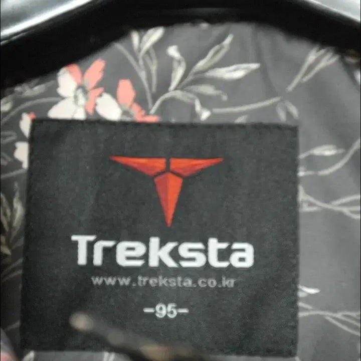 [BUNJANG] Treksta Floral Pattern Hooded Coat / 트렉스타의 매력적인 꽃무늬 후드 코트