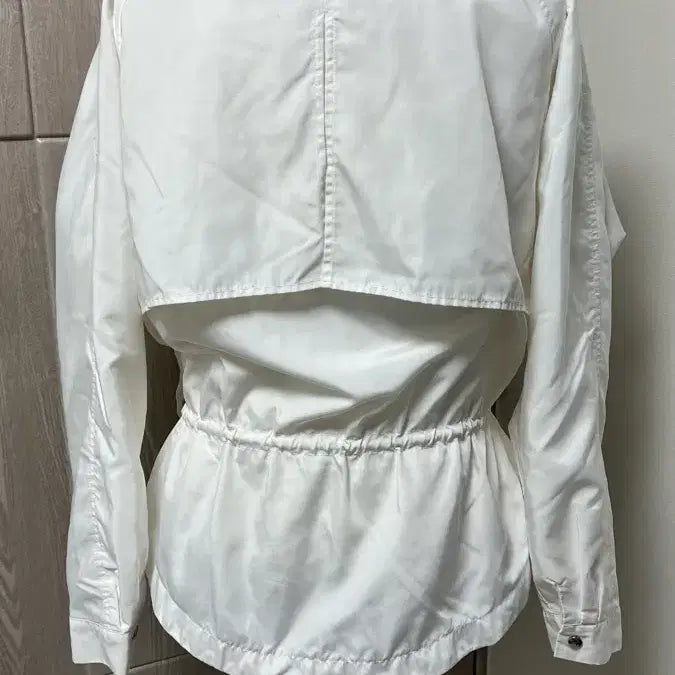 [SOLD OUT] 몽클레어 화이트 바람막이