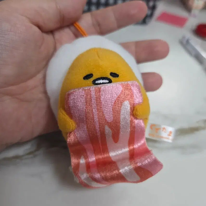 [BUNJANG] Gudetama Bacon Blanket Doll Keyring / 구데타마 베이컨 이불 인형 키링