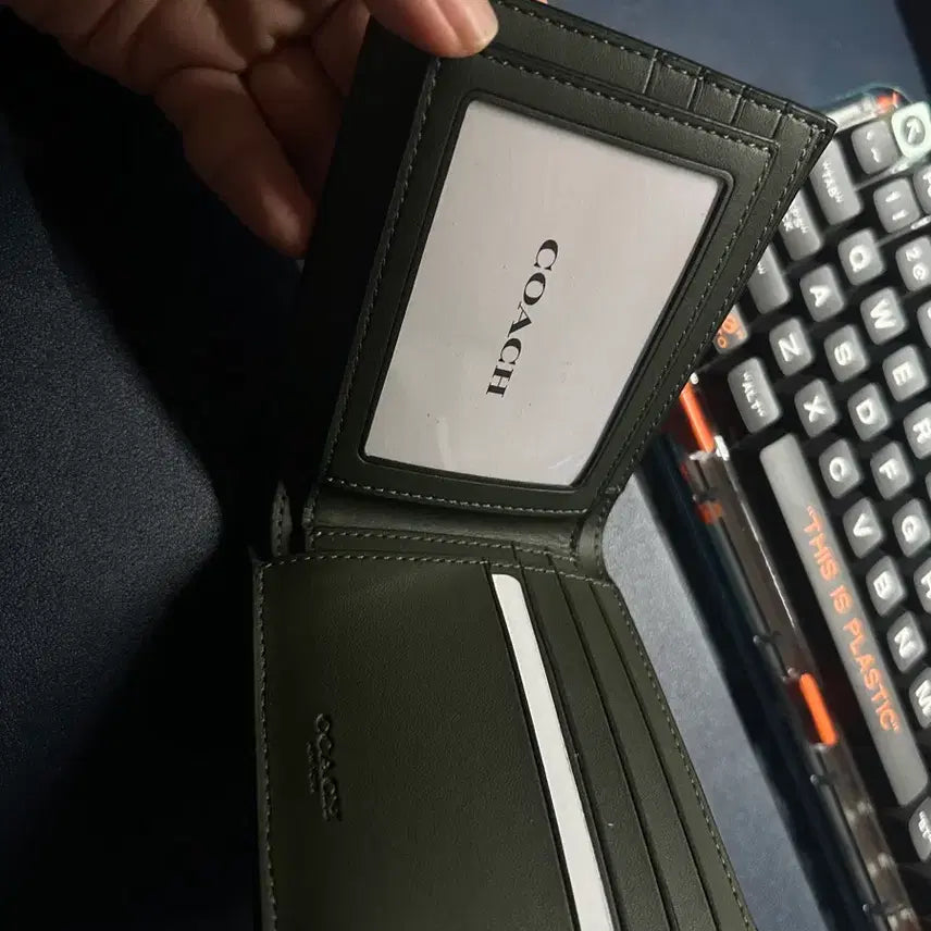 [BUNJANG] Coach Dark-Shamrock Bifold Wallet / 코치 다크샴룩 반지갑