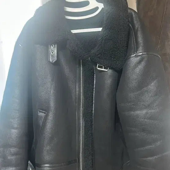 [BUNJANG] Black Faux Shearling Jacket / 블랙 무스탕 자켓