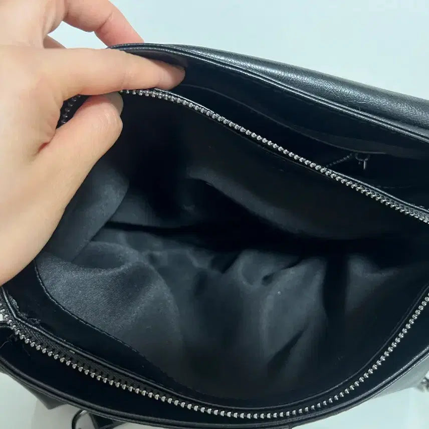 [BUNJANG] ZARA Yuna Bag Shoulder Bag / 자라 락 플랩 숄더백 블랙 유나백