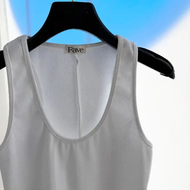 [SOLD OUT] 교신안함)화이트 유넥 나시