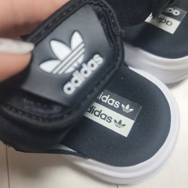 [BUNJANG] Adidas Striped Slides Sandals / 아디다스 삼선 스트라이프 슬리퍼 샌들240~245
