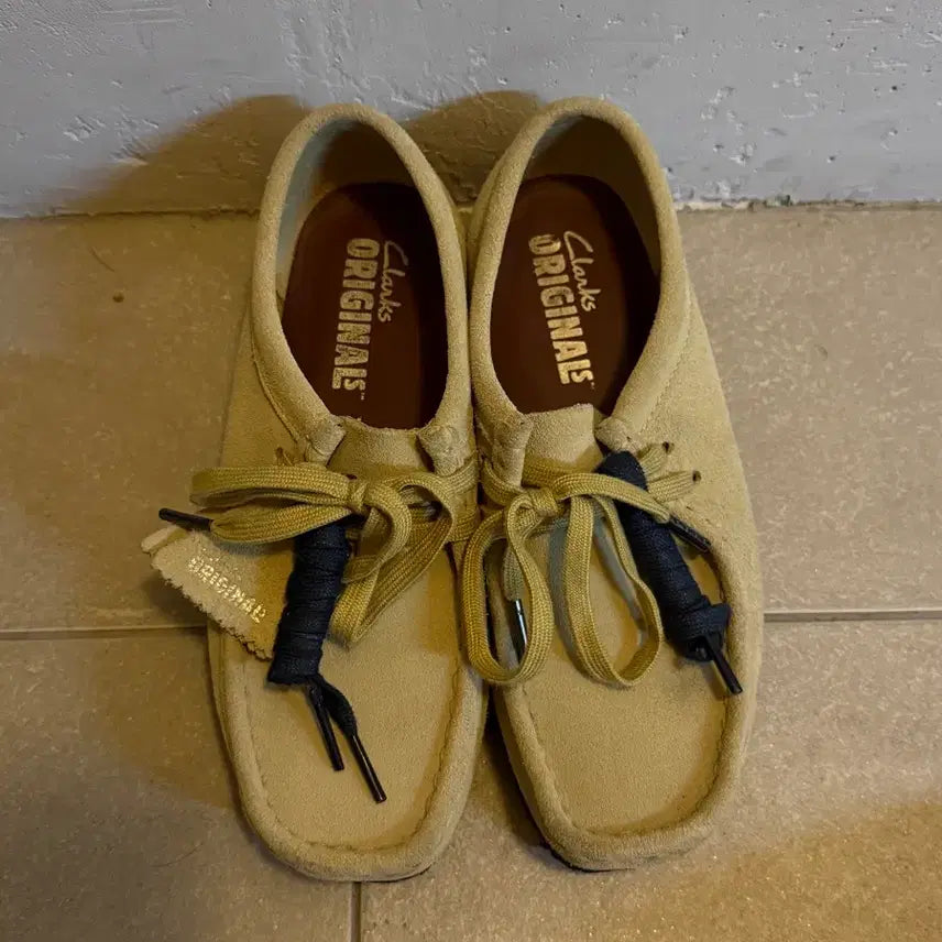[BUNJANG] Clarks Wallabee Maple Shoes / 클락스 왈라비 메이플 230 (UK 4)
