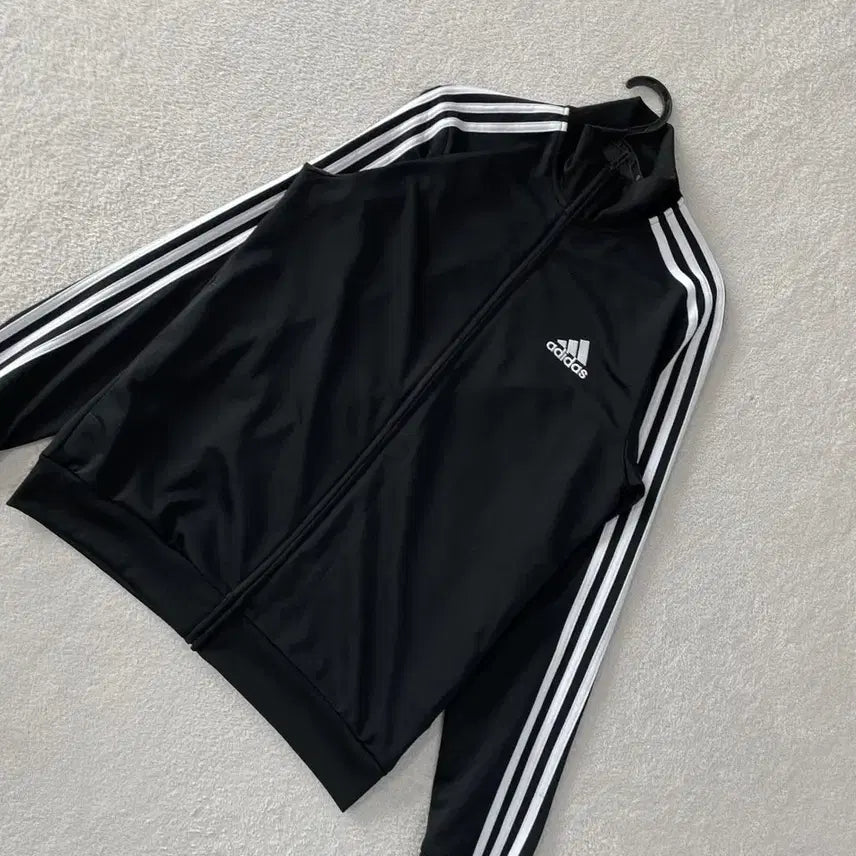 [BUNJANG] Adidas Black Track Top Jersey (Size L) / L 아디다스 블랙 트랙탑 삼선 져지 100