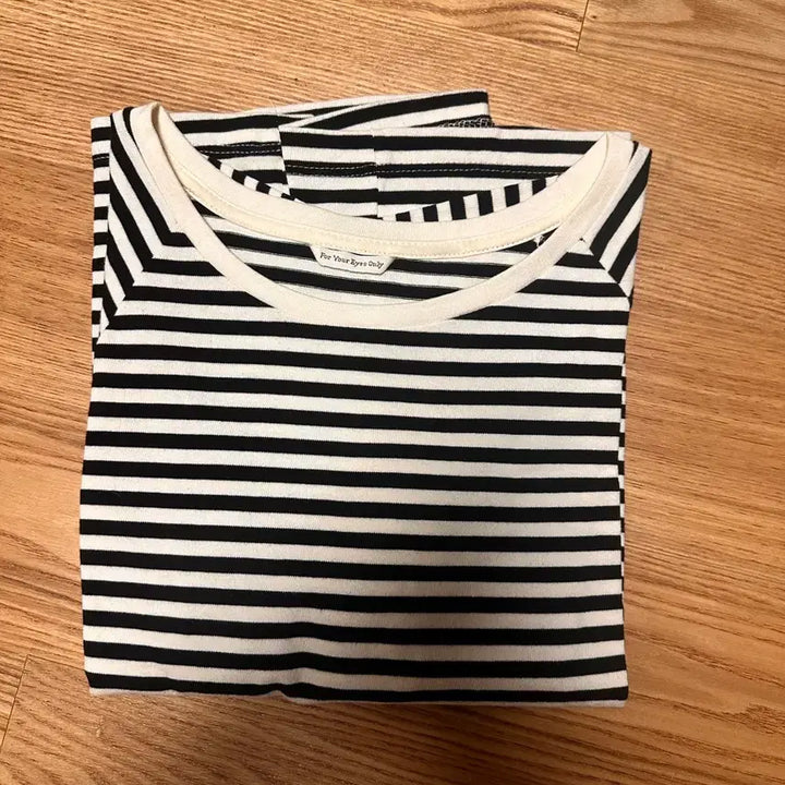 [BUNJANG] FYEO Stripe T-shirt / FYEO 포유온 스트라이프 티셔츠 1회착용
