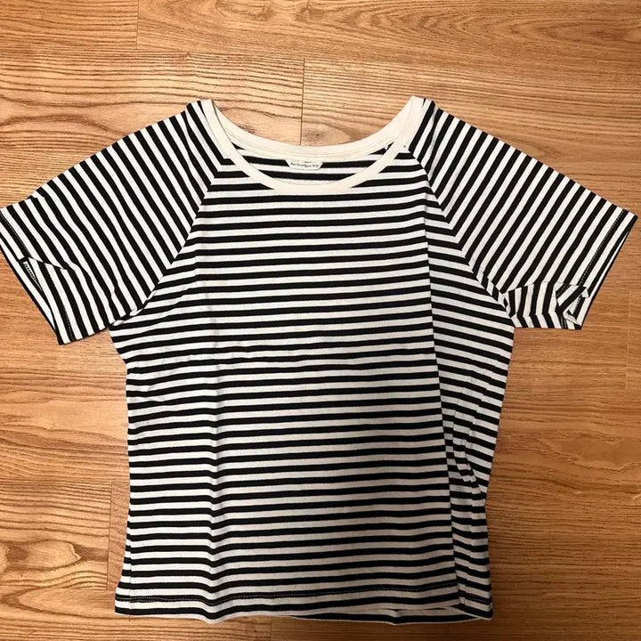 [BUNJANG] FYEO Stripe T-shirt / FYEO 포유온 스트라이프 티셔츠 1회착용