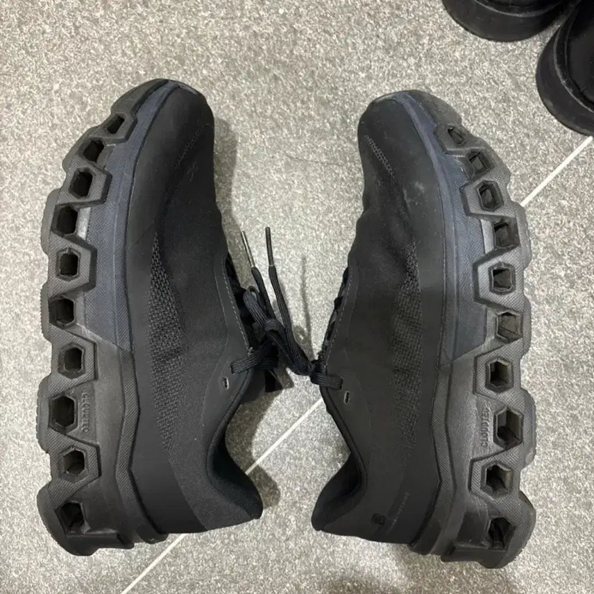 [BUNJANG] On Running x Post Archive Faction Cloudmonster 2 Black Sneakers / 온 러닝 x 포스트 아카이브 팩션 (Paf) 클라우드몬스터 2 블랙 스니