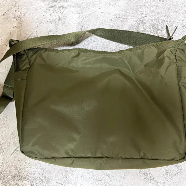 [SOLD OUT] 유니클로 멀티포켓 숄더백