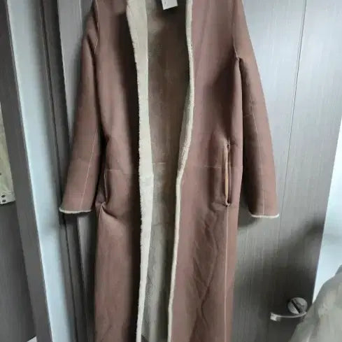 [BUNJANG] Raum Beige Fur Long Coat / 라움 베이지 퍼 롱 코트