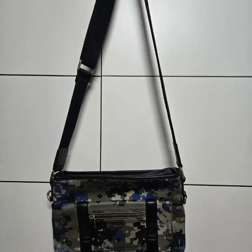 [BUNJANG] MCM Camo Crossbody Bag / MCM 정품 카모 크로스백