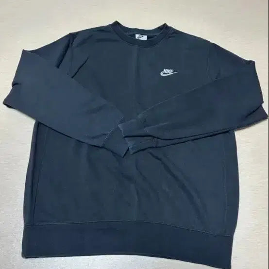 [SOLD OUT] 나이키 블랙 맨투맨 티셔츠