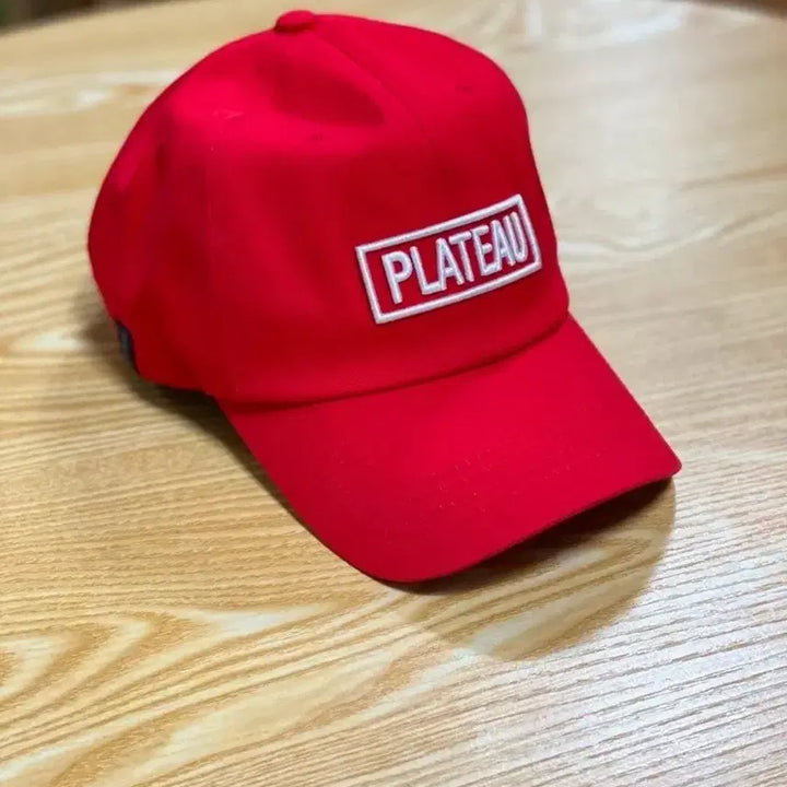 [SOLD OUT] PLATEAU 플래토 레드 볼캡