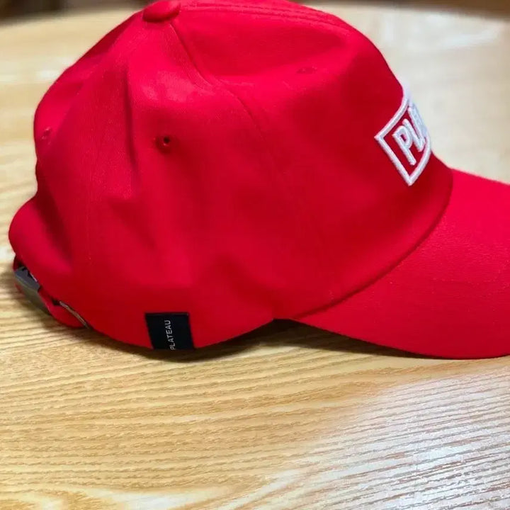[SOLD OUT] PLATEAU 플래토 레드 볼캡