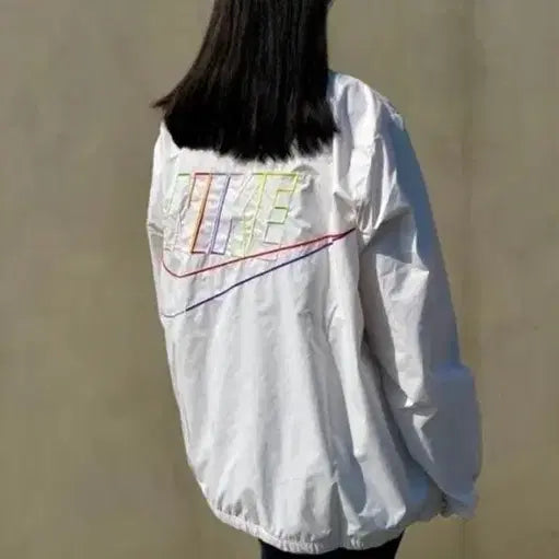 [SOLD OUT] 나이키 레인보우 스우시 바람막이 화이트