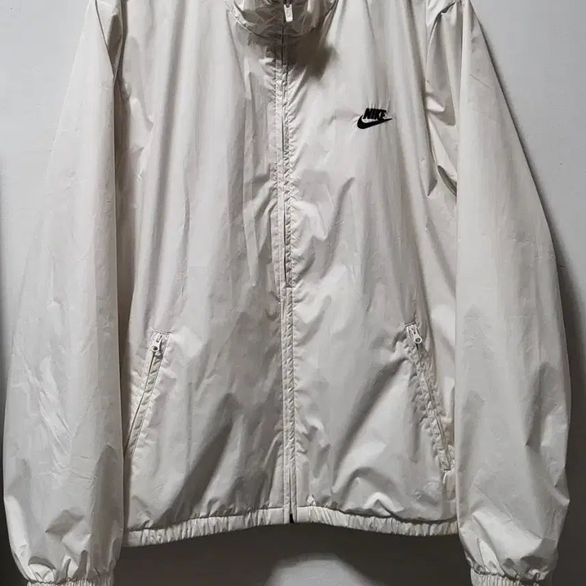 [SOLD OUT] 나이키 레인보우 스우시 바람막이 화이트