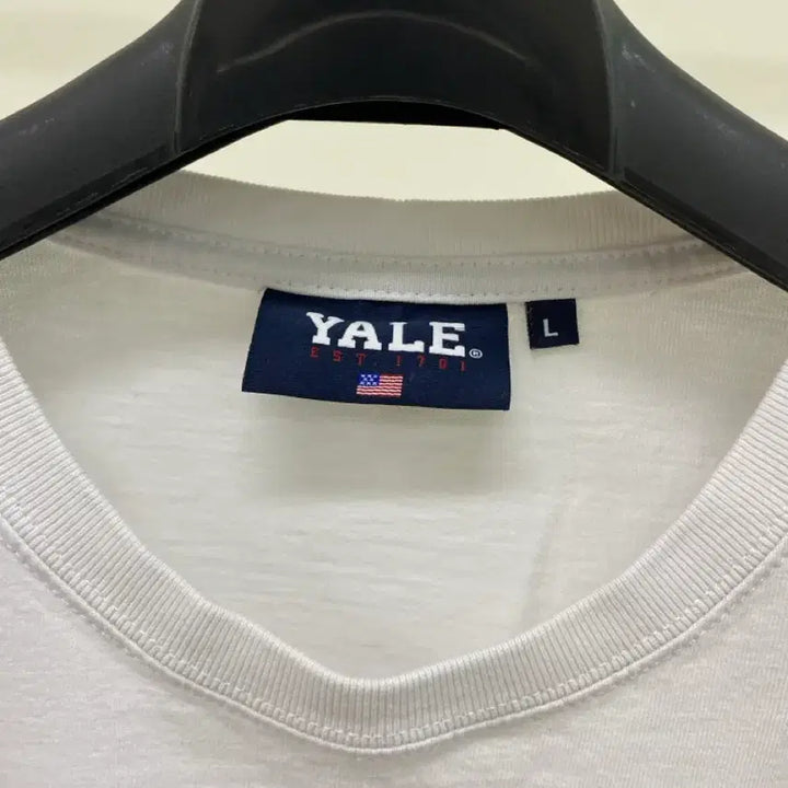 [BUNJANG] Yale Small Logo White T-shirt / [예일] 스몰 로고 화이트 반팔티 ( 66추천)