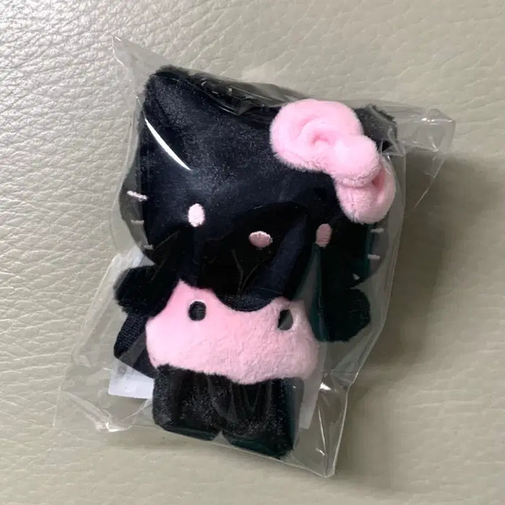 [SOLD OUT] 새상품) 웨이크메이크 헬로키티 인형 키링,참키링