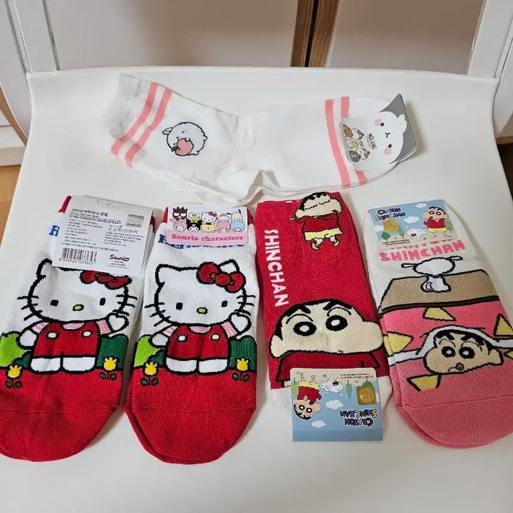 [SOLD OUT] (일괄)헬로키티, 짱구,몰랑 양말  (새상품)