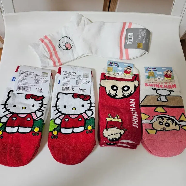 [SOLD OUT] (일괄)헬로키티, 짱구,몰랑 양말  (새상품)