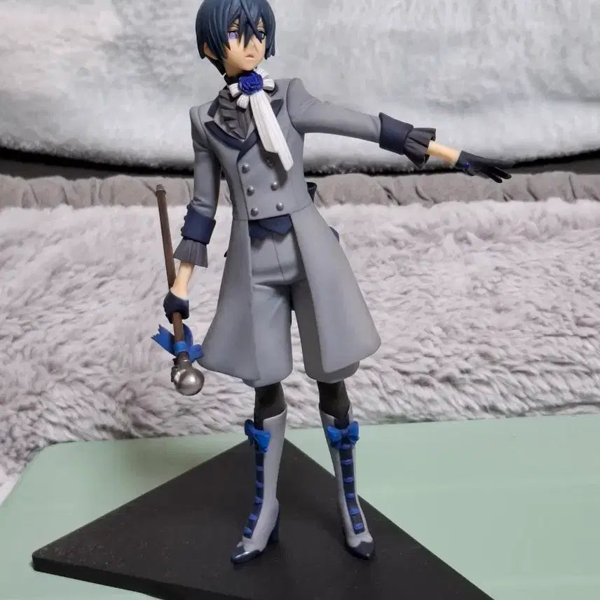 [BUNJANG] Black Butler Ciel Phantomhive Figure / 흑집사 시엘 팬텀하이브 피규어