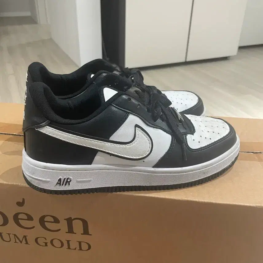 [BUNJANG] Nike Air Force 1 Black/White Sneakers / 나이키 에어포스1 블랙/화이트