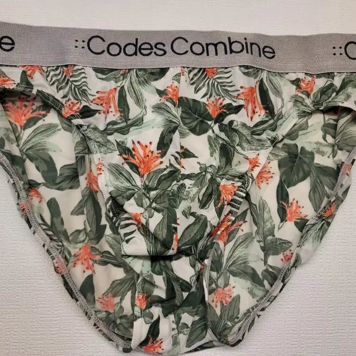 [SOLD OUT] 꽃무늬 남성 삼각팬티(중고) 100